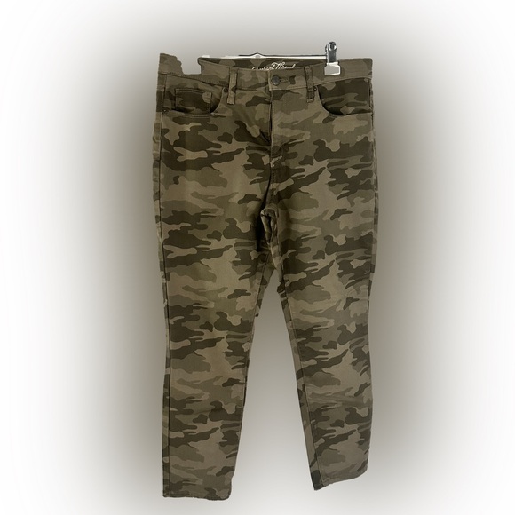 Universal Thread Women's High Rise Camouflage Jeans - Picture 1 of 4